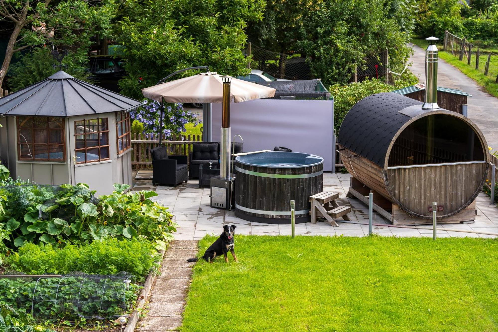 Ferienwohnung Auf Bauernhof Mit Hotpot Und Sauna Sumiswald Bagian luar foto
